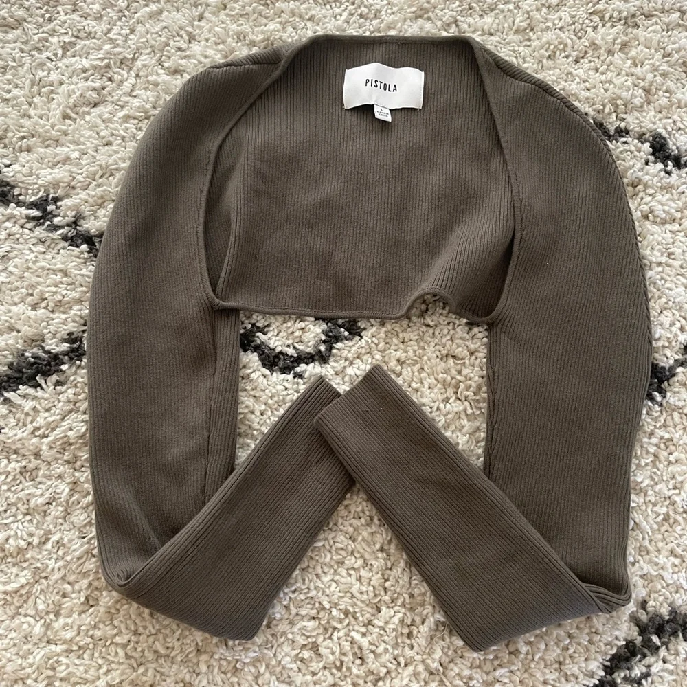 Pistola Jolene Shrug in
Vineyard - Picture 4 of 5